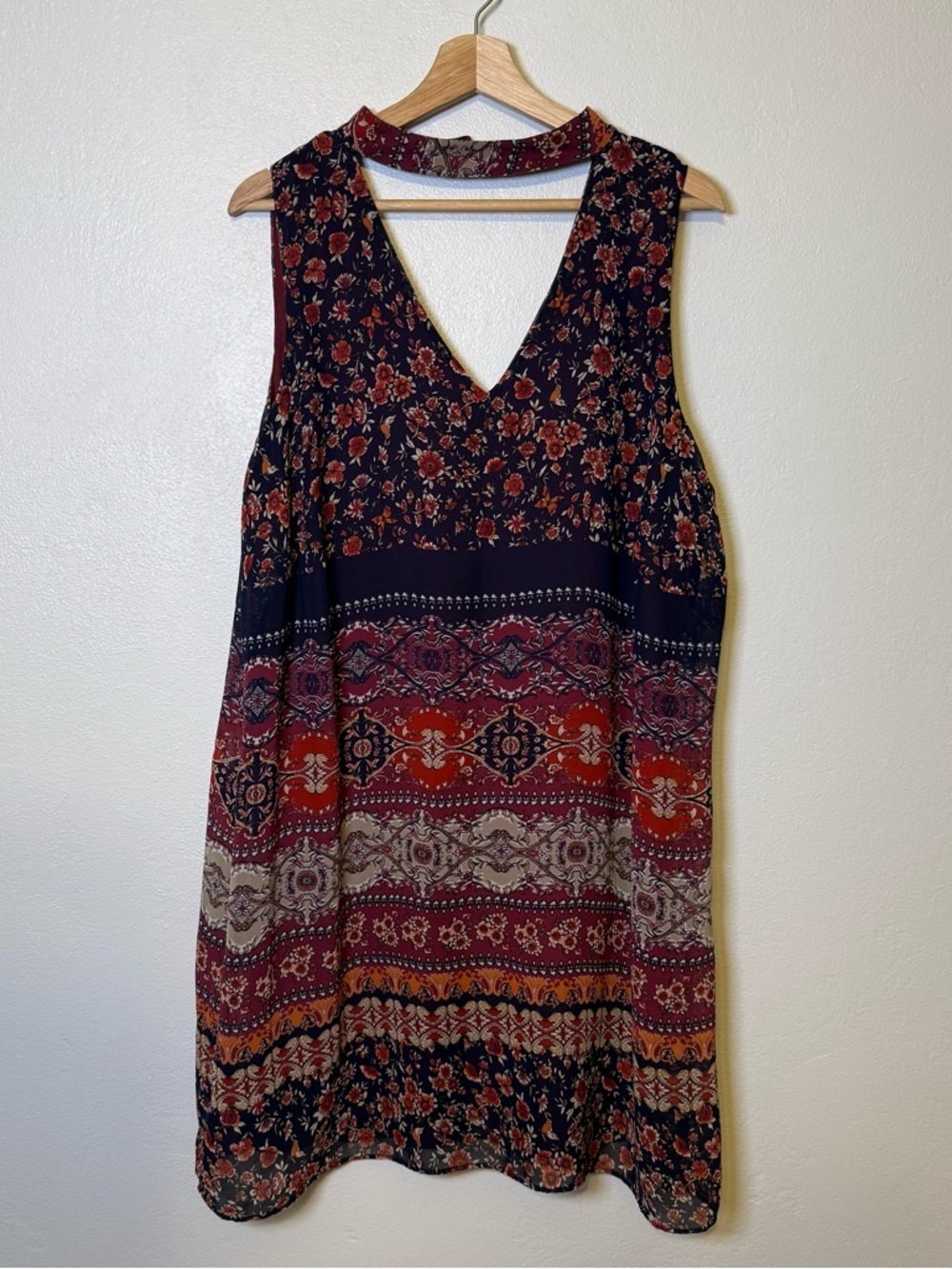 By & By Women's Sleeveless V Neck Boho Floral Pattern Trapeze Dress + Size 1X